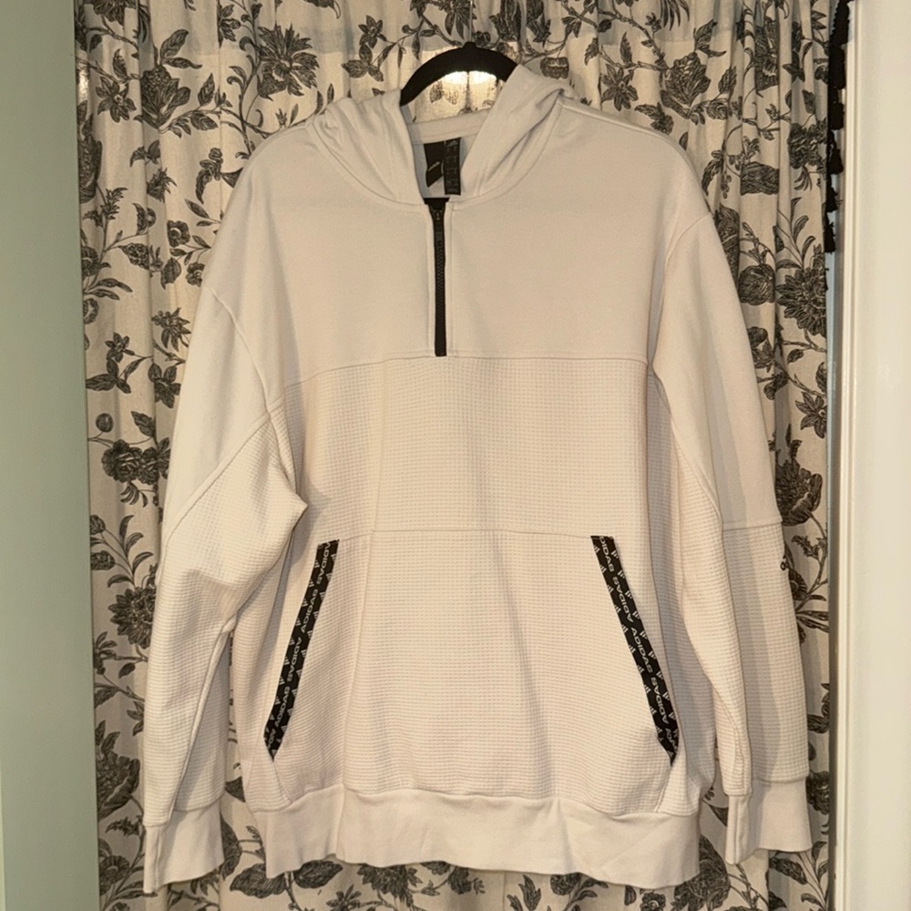 Adidas Quarter Zip Hooded Pull Over
XL